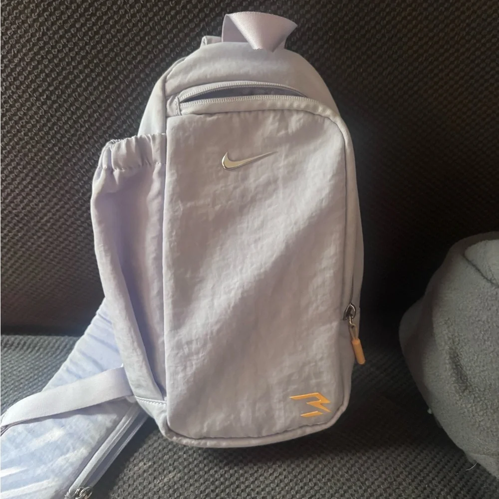 Nike Men’s Light Lavender Sling Bag